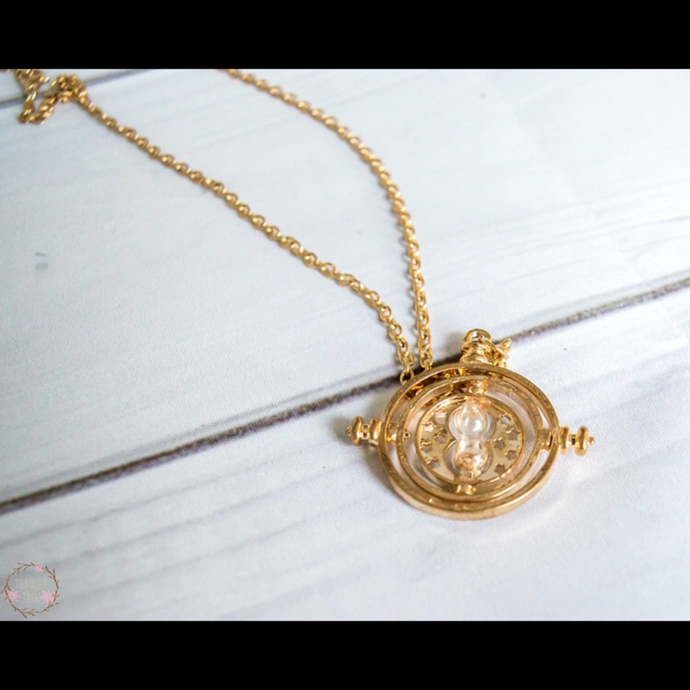Small Harry Potter time turner necklace